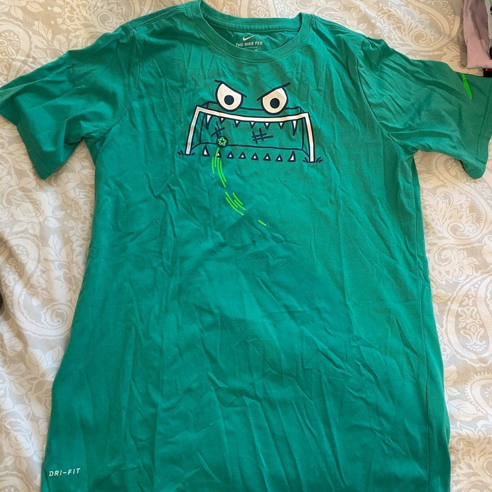 Nike dri-fit tee